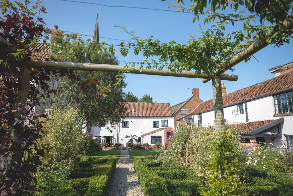 The Old Vicarage Hotel Garden 9